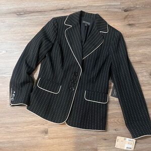 NWT Classiques Entier black blazer in 12 petite